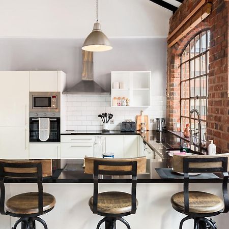 High End Luxury Townhouse In Jq, 4 Bedrooms, Flat Screen Tv In All Rooms, Free Parking, Near Birmingham City Centre Deposit Required Exterior photo