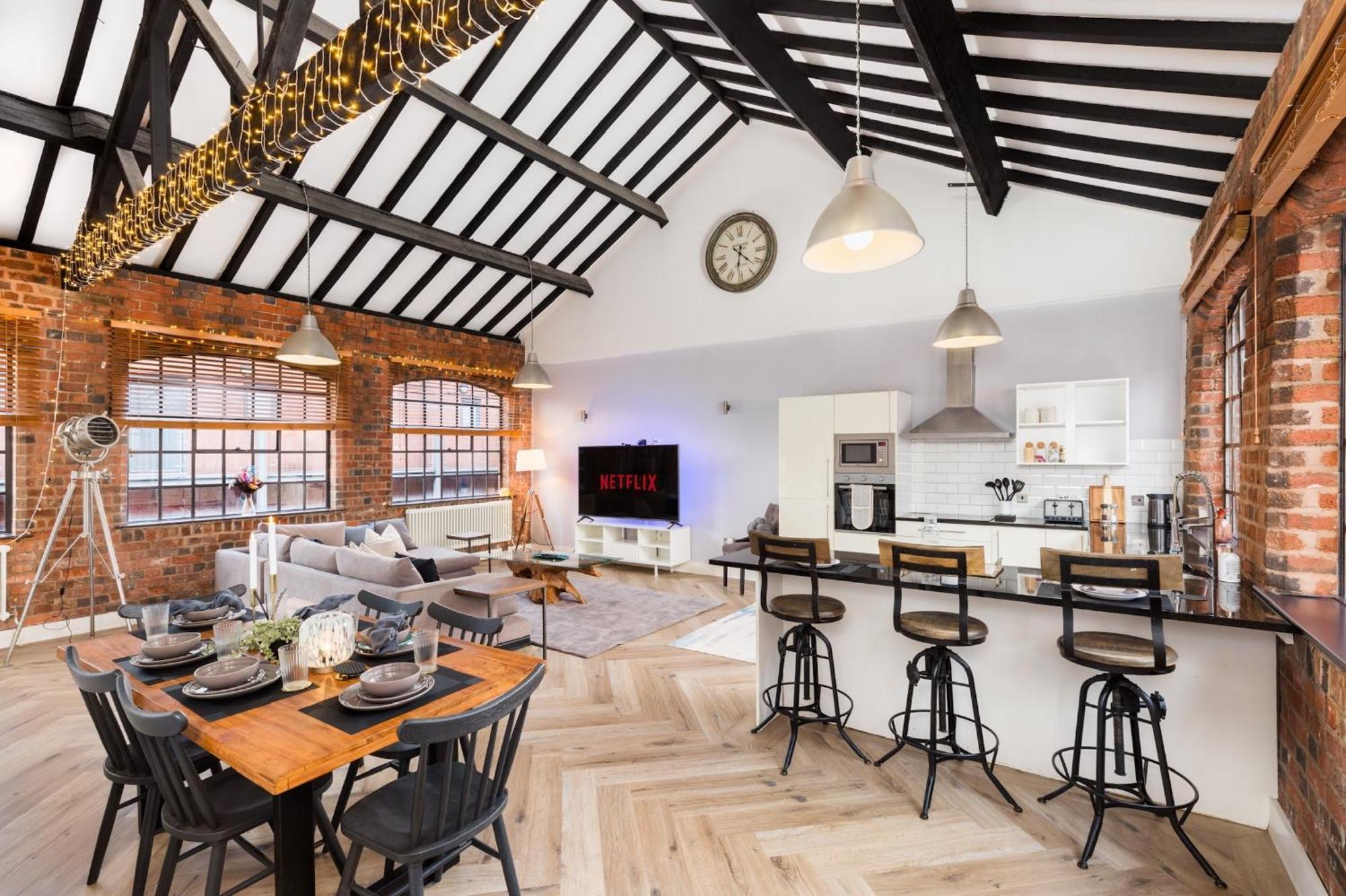 High End Luxury Townhouse In Jq, 4 Bedrooms, Flat Screen Tv In All Rooms, Free Parking, Near Birmingham City Centre Deposit Required Exterior photo